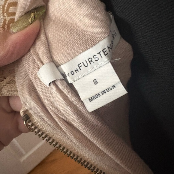 Diane Von Furstenberg Pale Pink Lace Dress - Picture 4 of 7